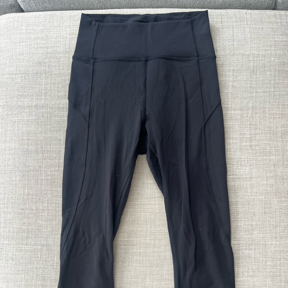 Lululemon In Movement Crop 19” Everlux Size 2